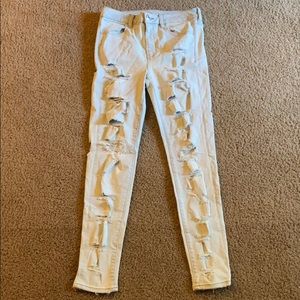 Light Wash American Eagle Skinny Jeans
